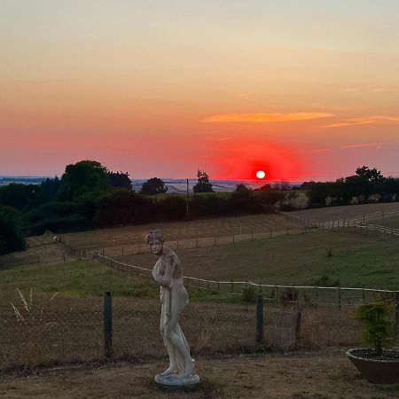 Byre - Farm Cottage On 9 Acre Equestrian Small Holding Salisbury Buitenkant foto