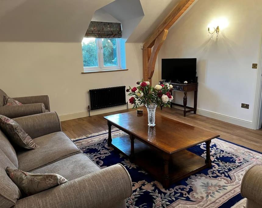 Byre - Farm Cottage On 9 Acre Equestrian Small Holding Salisbury Buitenkant foto