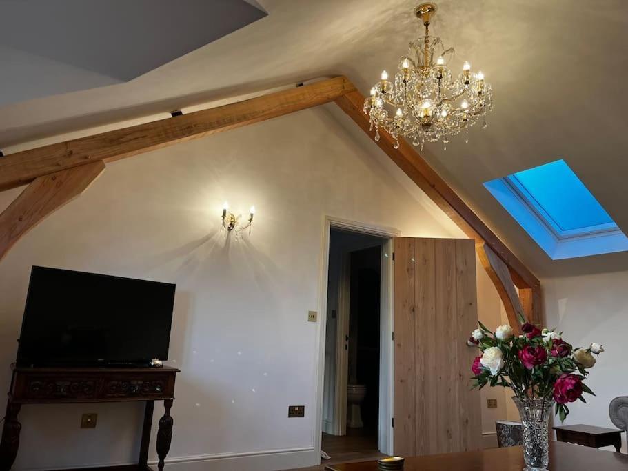 Byre - Farm Cottage On 9 Acre Equestrian Small Holding Salisbury Buitenkant foto